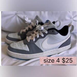 Nike Dunks Kids Sneakers in Gray and White
